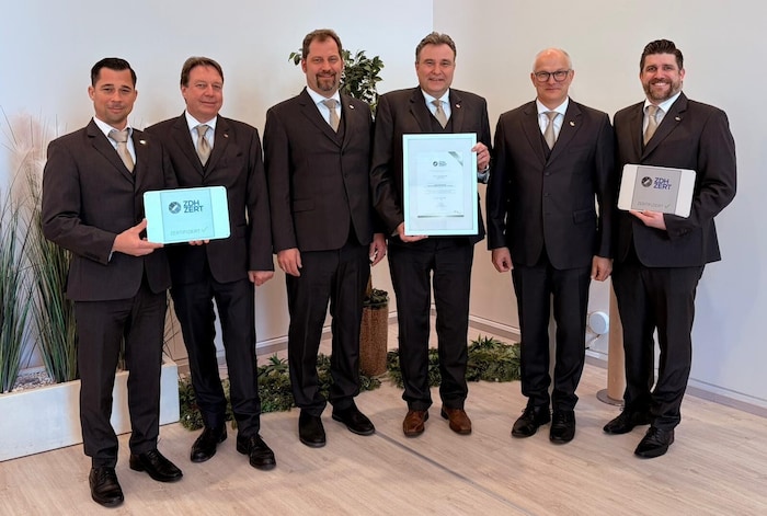 Das Projektteam rund um die Zertifizierung ist stolz auf die Auszeichnung: Manuel Mikula, Ingo ...