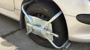 Mit einem platten Reifen und über 100 Gramm Drogen im Auto versuchte der Lenker vor der Polizei ...