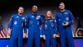 Die „Artemis 2“ Crew Reid Wiseman, Victor Glove, Christina Koch und Jeremy Hansen