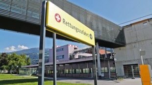 Der verletzte Bub wurde ins Krankenhaus Hall eingeliefert (Archivbild).