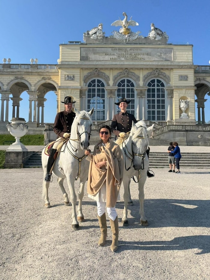 Managerin Sonja Klima wärmt sich bereits für die Longines Global Champions Tour im Herbst auf.
