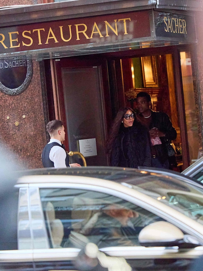 Für ihren Auftritt im Wiener O-Klub residierte sie standesgemäß im Hotel Sacher Wien.