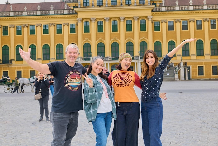 Sightseeing vor Krebshilfe-Ball „Dancer Against Cancer“: Die Baumanns mit Shannon Lee (2. v. ...