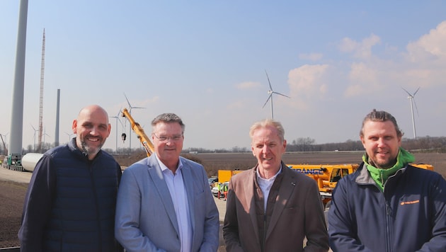 Bei einem Lokalaugenschein überzeugten sich Bürgermeister Wolfgang Kocevar, Vize Christian ...