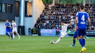 Das neue Sportclub-Stadion wurde eröffnet, 5600 Zuschauer sorgten für ein ausverkauftes Haus.