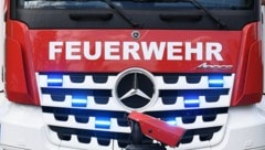 Die Feuerwehr Hall war mit 17 Einsatzkräften und vier Fahrzeugen vor Ort.