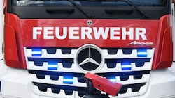 Die Feuerwehr Hall war mit 17 Einsatzkräften und vier Fahrzeugen vor Ort.