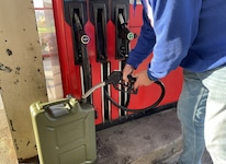 Super-Benzin und Diesel sind noch immer deutlich teurer als vor dem Iran-Krieg.