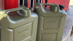 Treibstoffkanister sind derzeit begehrt Ware in Baumärkten