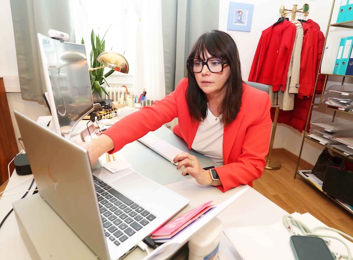 Es gibt Zeiten, in denen sich die Unternehmertochter aus dem Bezirk Oberwart vor lauter Arbeit ...