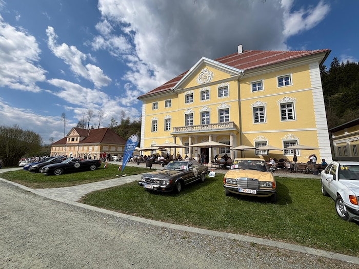 Das Schloss Töscheldorf in Althofen war der Startpunkt für die Kraigerberg Classic Ralley.