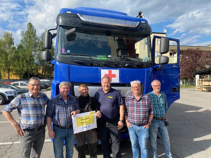 Glückliche Gesichter – der 41. Lkw konnte seinen Weg in die Ukraine antreten.