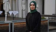 Saadat aus Afghanistan schaffte es, einen Job als Zahnarzthelferin zu bekommen.