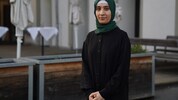 Saadat aus Afghanistan schaffte es, einen Job als Zahnarzthelferin zu bekommen.