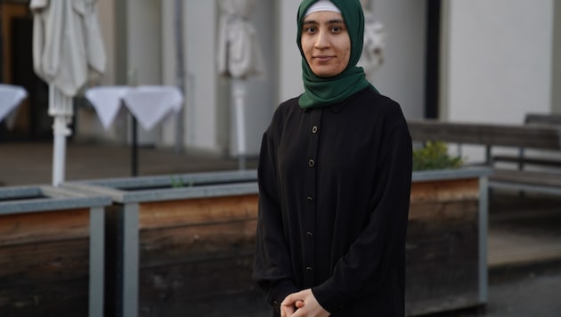 Saadat aus Afghanistan schaffte es, einen Job als Zahnarzthelferin zu bekommen.