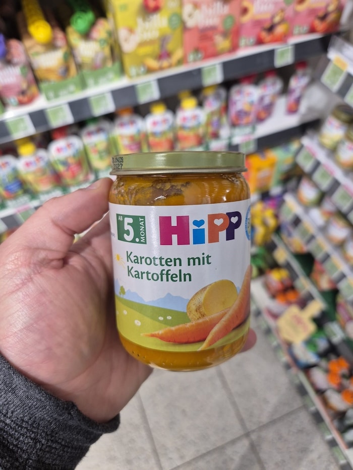 Das angeblich betroffene HiPP-Glas ist in anderen Geschäften nach wie vor erhältlich.