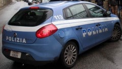 In Rom läuft eine Großfahndung nach einem Täter, der ein sechsjähriges Mädchen und deren Eltern ...