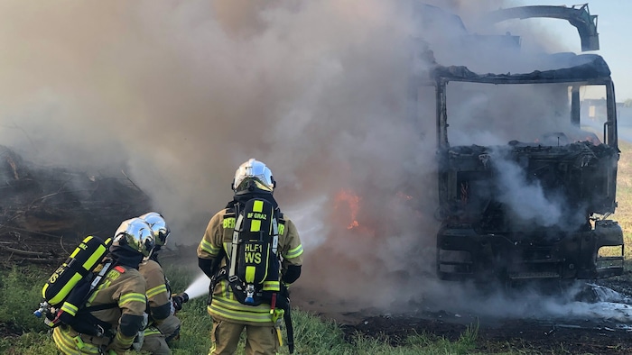 28 Berufsfeuerwehrmänner waren im Einsatz.