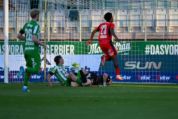 Auch Verteidiger Robin Voisine (am Boden) traf gegen Rapids Fohlen.