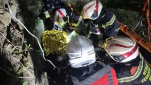 Der 22-Jährige wollte neben der Straße auf die Toilette gehen, machte einen Schritt zu viel und ...