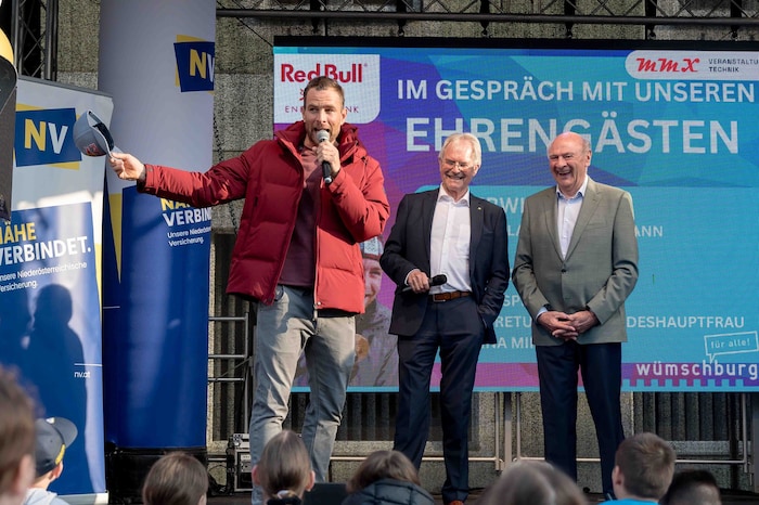 Benjamin Karl mit Karl Wilfing und Erwin Pröll.