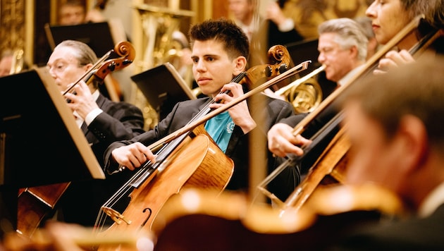 Österreichs Marathon-Rekordler Aaron Gruen spielte beim Konzert zum Marathon Cello. Der ...