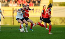 Unsere Fußball-Frauen erkämpften sich einen Punkt gegen das übermächtige Deutschland.