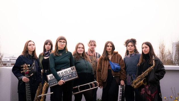 Nina Feldgrill, Anna Gollien, Evelīna Kalnina, Garazi Petriena Morales, Gloria Handler, Milica ...