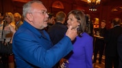 Signa-Granden in Feierlaune: Alfred Gusenbauer und Susanne Riess-Hahn bei einem Benko-Fest im ...