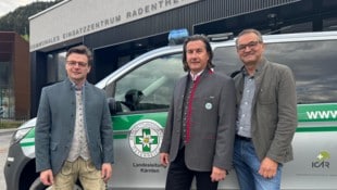 Max Strohmaier mit Landesleiter Hannes Gütler im neuen Look und Seidra-Chef Klaus Gutenberger.
