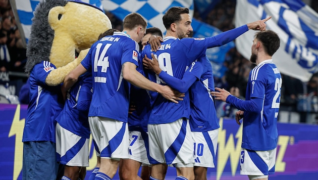 Schalke 04 steht kurz vor dem Wiederaufstieg in die deutsche Bundesliga.