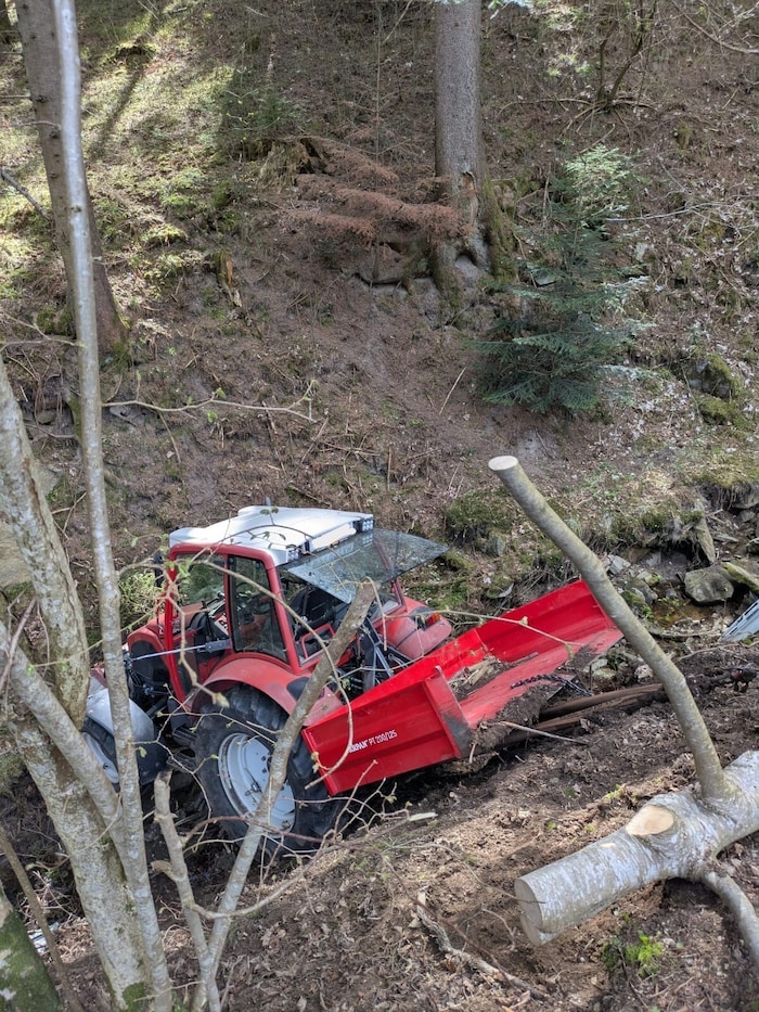 Der Traktor musste geborgen werden