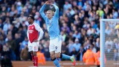 Erling Haaland jubelt über den Sieg gegen den FC Arsenal.