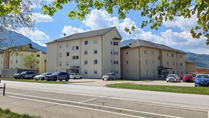 Polizeieinsatz in dieser Wohnsiedlung in Ferlach.