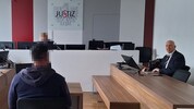 Rechtsanwalt Martin Mahrer vertritt den Angeklagten, der nicht zum ersten Mal in Eisenstadt vor ...