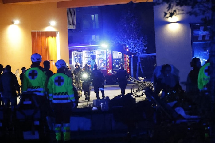 Dutzende Einsatzkräfte waren beim Großbrand vor Ort.