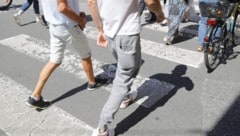 Der Unfall ereignete sich auf einem Schutzweg im Zentrum von Innsbruck (Symbolbild).