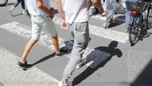 Der Unfall ereignete sich auf einem Schutzweg im Zentrum von Innsbruck (Symbolbild).