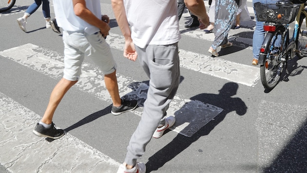 Der Unfall ereignete sich auf einem Schutzweg im Zentrum von Innsbruck (Symbolbild).