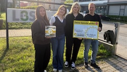 Die Projektgruppe der Landesberufsschule 3 Salzburg Itzling – Emily Reichl, Ena Rasidovic, ...