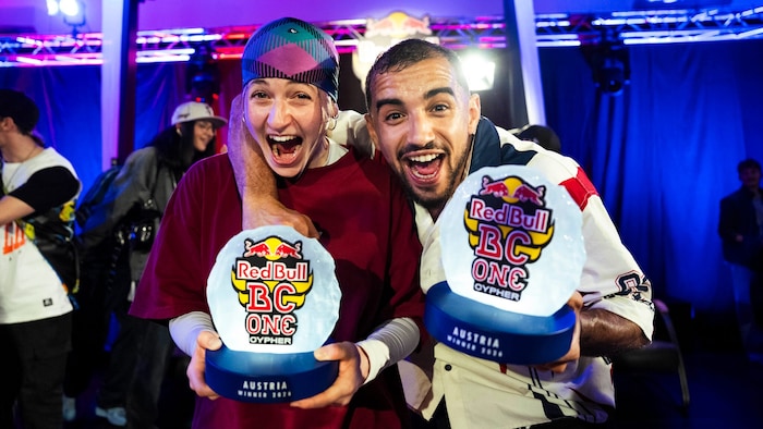 B-Girl Jana und B-Boy Wolfer jubelten über ihren Erfolg in Innsbruck.