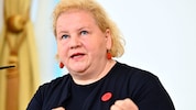 Arbeitsministerin Korinna Schumann erhöht den Druck.