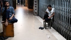 Die Mobilfunkbetreiber warnen vor „großflächigen Ausfällen“ des Telekommunikationsnetzes.