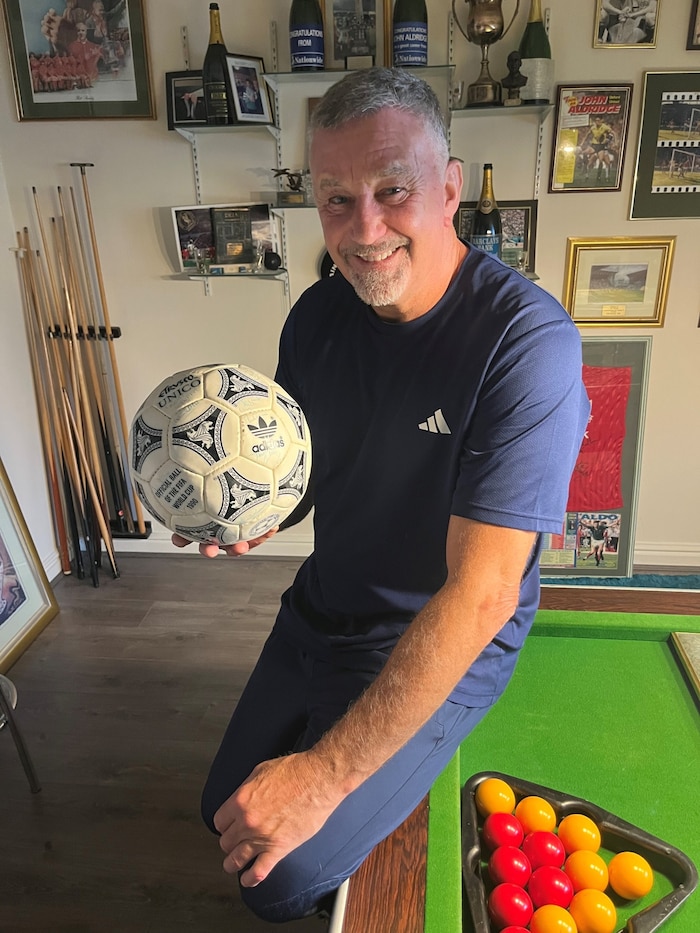 John mit einem Matchball der WM 1990 in Italien – Irland kam ins Viertelfinale.