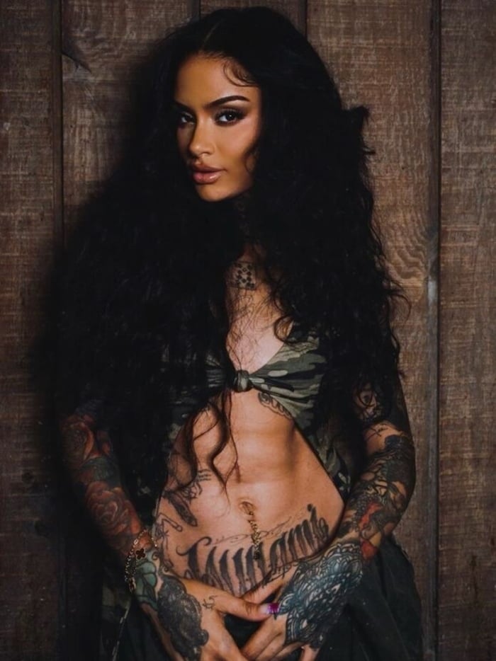 Die Sängerin setzt auf Authentizität – in ihrer Musik wie in ihrem Auftreten.