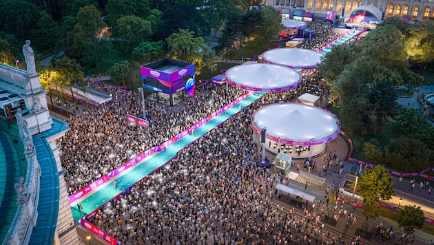 Im Mittelpunkt des Eurovision Village am Rathausplatz stehen vor allem die drei Liveshows, die ...