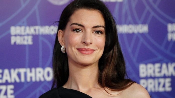 Anne Hathaway ziert das Cover der „World‘s Most Beautiful“-Ausgabe des „People“-Magazins.