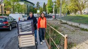 Stefan Faullend und Kerstin Winter vom Elternbeirat schlagen sich durch.