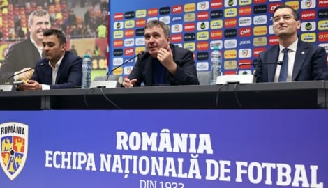 Gheorghe Hagi (Bildmitte)