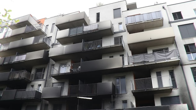 Am und im Haus entstand massiver Schaden.